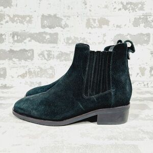 NEW Vaneli Chelsea Boots Women 8 Black Leather Ankle Classic Chic C298